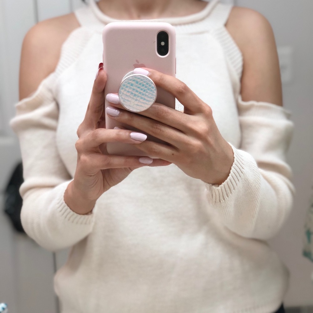 Cutout Shoulder pink sweatshirt